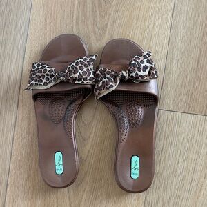 Brown Slide Sandals with Leopard Bow Accent
